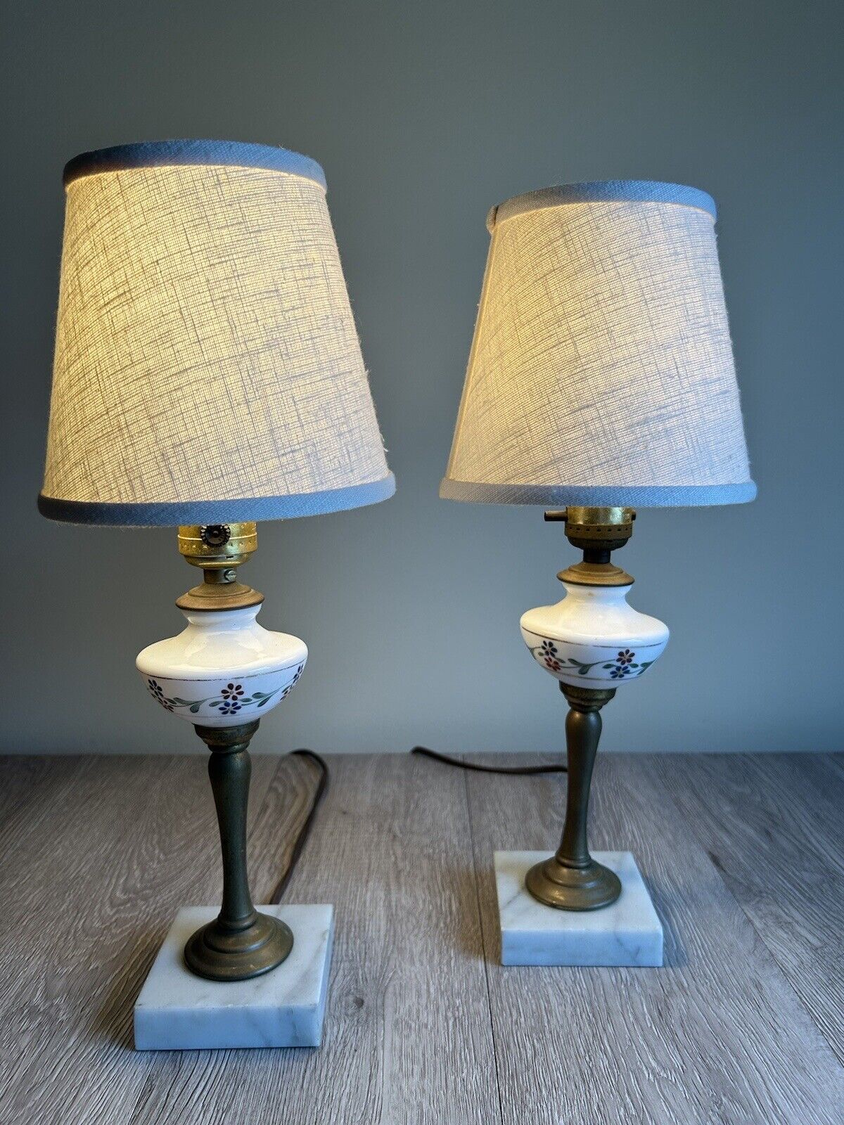 Set Of 2 Vintage Table Bedside Lamps Porcelain Brass & Marble/Stone Base Floral