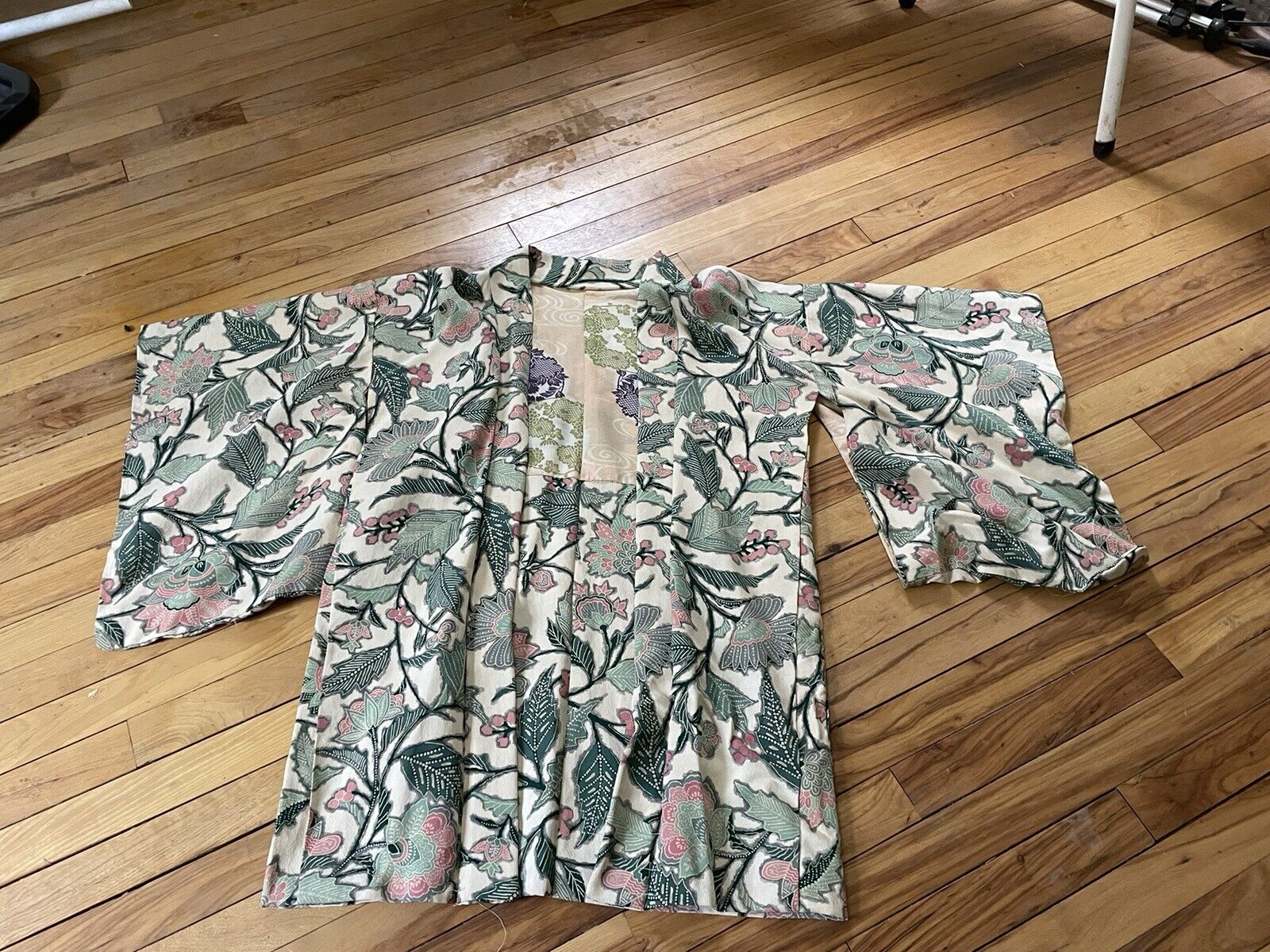 Vintage or Antique Silk Haori short Kimono jacket, Mens ?, Looks unworn, clean.