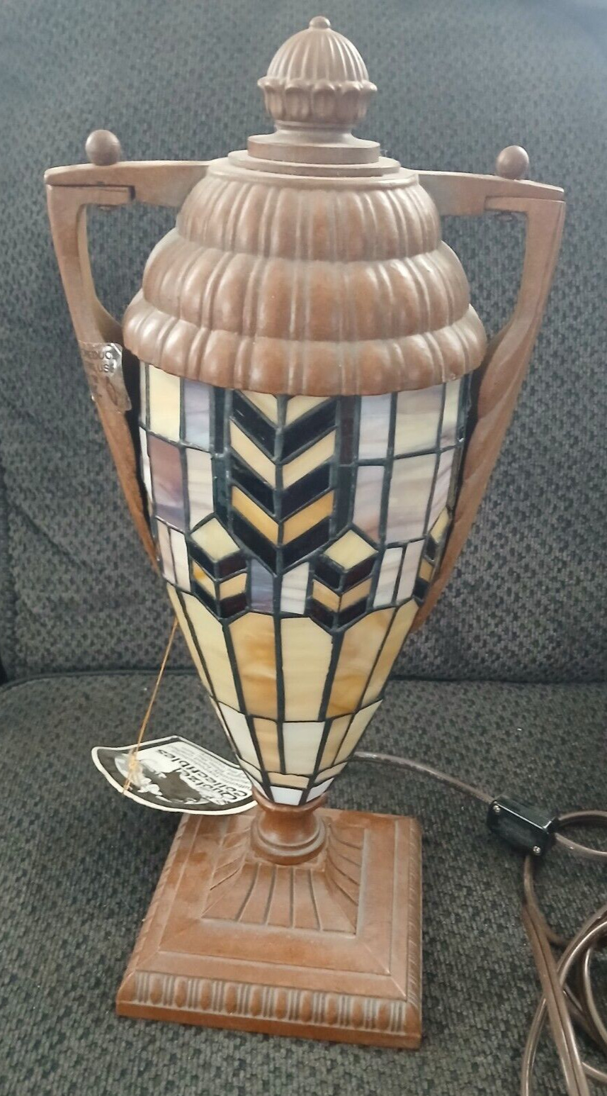 VTG Quoizel Collectibles Stained Glass Lamp
