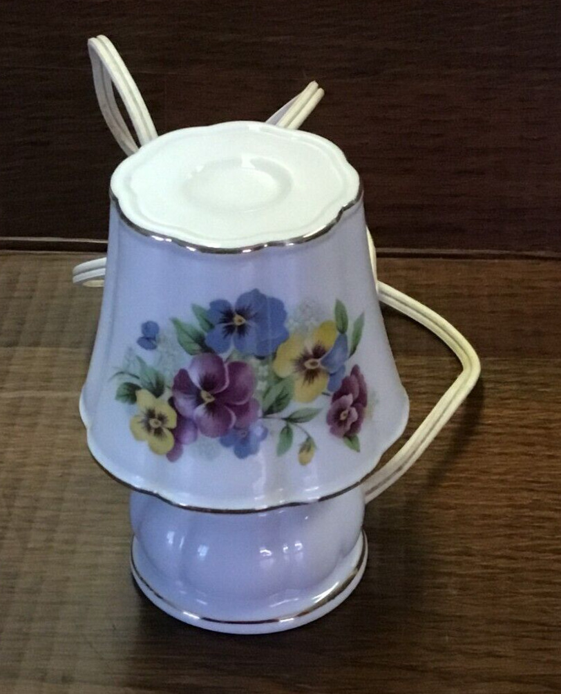 Vintage Underwriters Laboratories Floral Portable Lamp Tested Working Mint