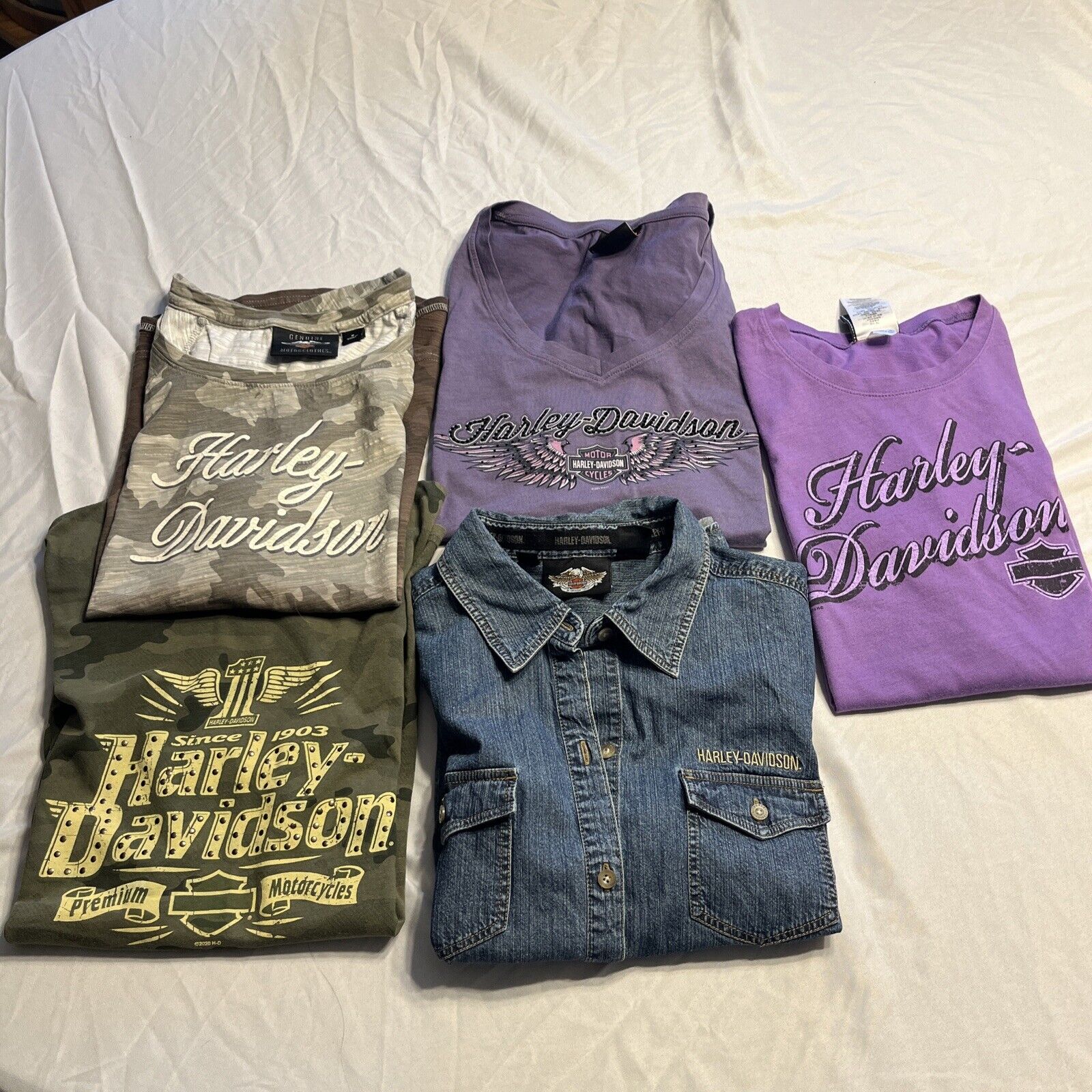 Women’s Harley Davidson Lot Of 5 Shirts Size Med- Large (slim)