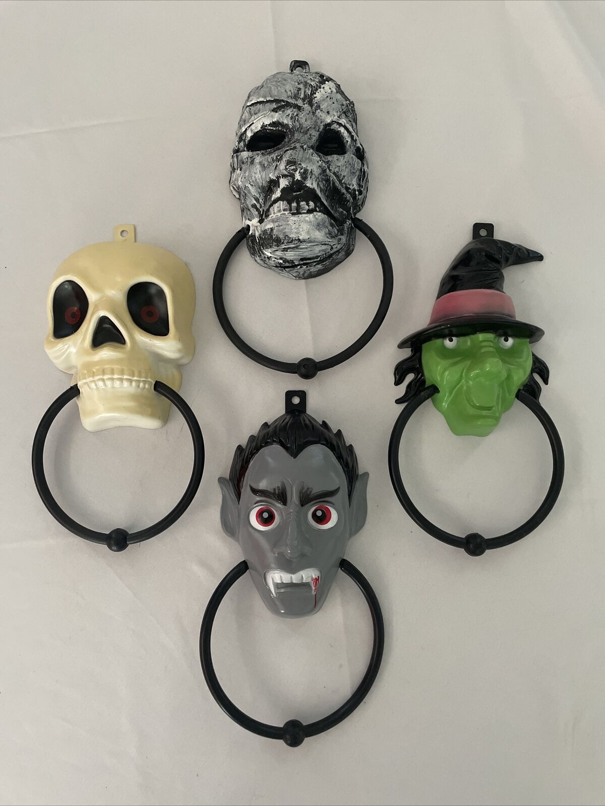 Lot Of 4 Halloween Plastic Door Knockers Vampire Witch Skull Mummy Metal Knock