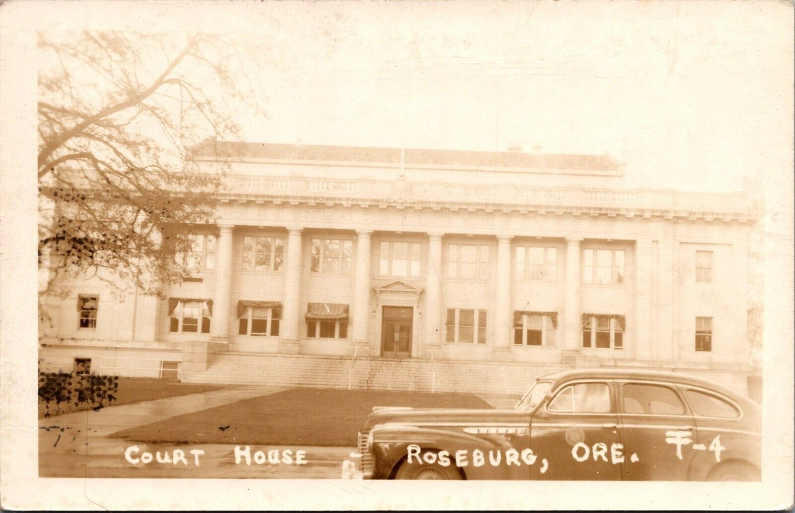 RPPC Roseburg OR Douglas County Court House 1940s Auto photo postcard IQ18