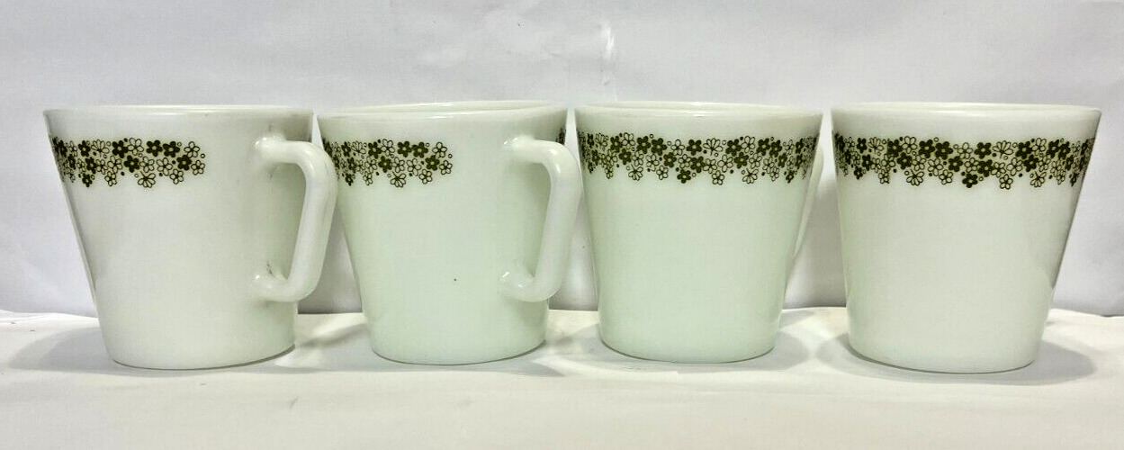 Lot Of 4 PYREX Coffee Mugs White/ Green Crazy Daisy Excellent Vintage Condition