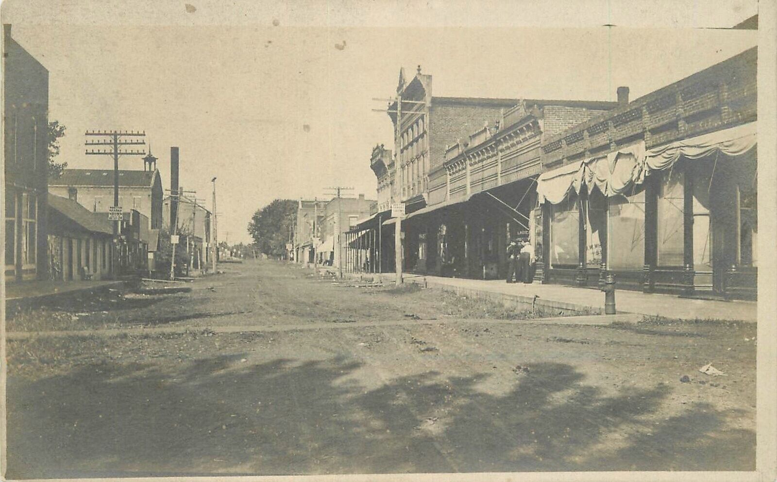 Postcard RPPC Real Photo Iowa Bonaparte C-1910 Street Scene 23-10208