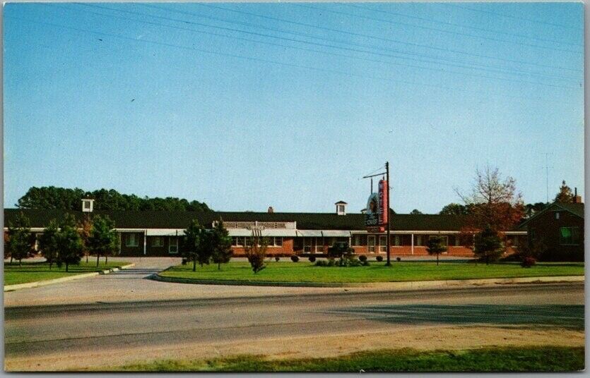 AHOSKIE, North Carolina Postcard THE CHIEF MOTEL Rte. 13 Roadside Chrome c1950s