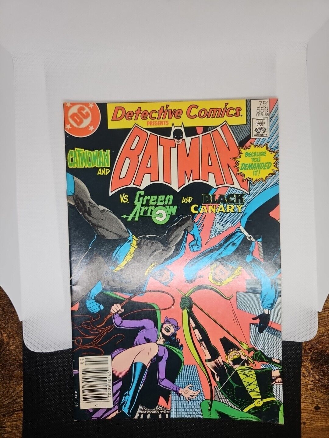 Detective Comics #559 DC Comics 1986 Catwoman Green Arrow Black Canary
