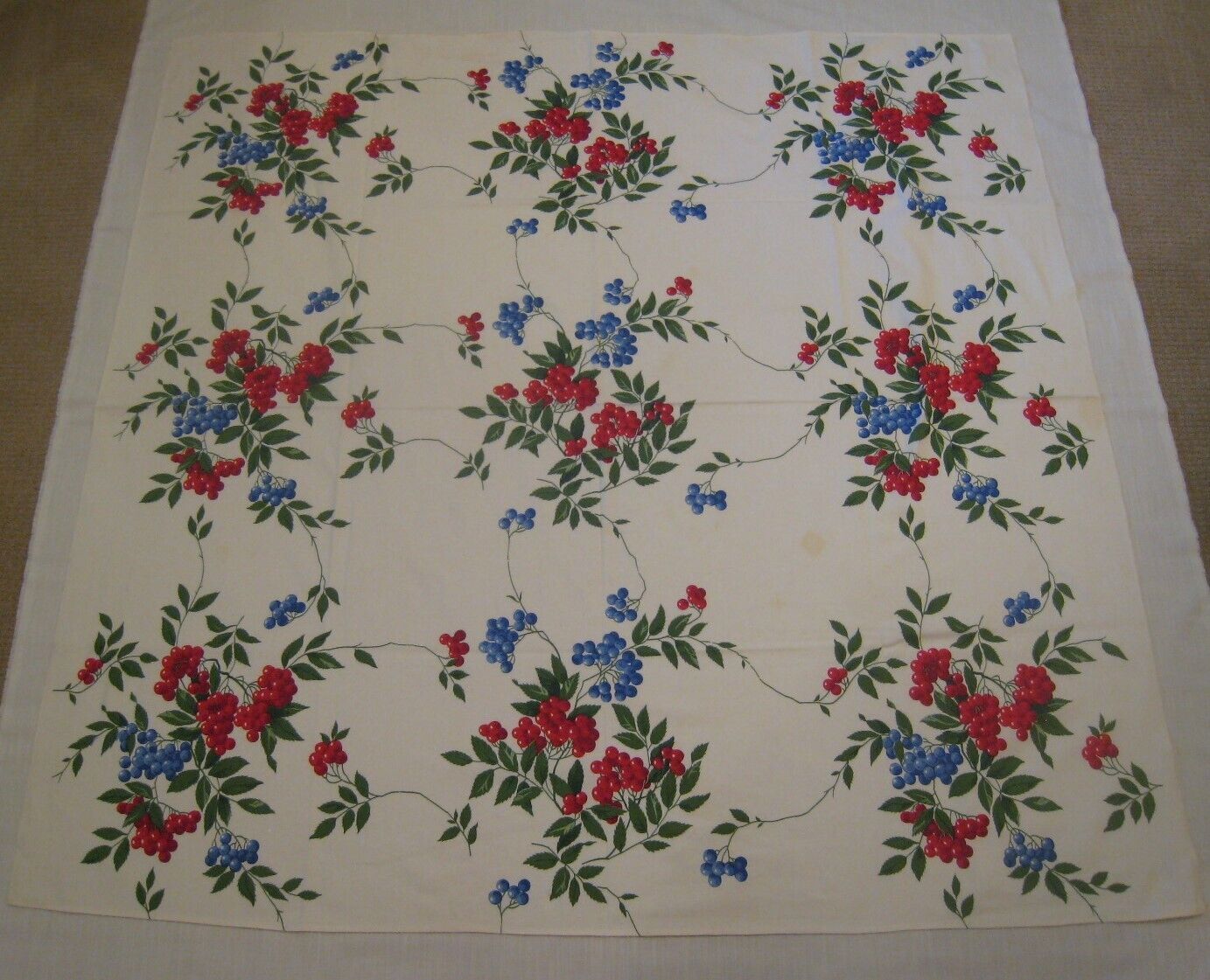 Vintage 1950s Cherries/Blueberries Cotton Tablecloth 53\