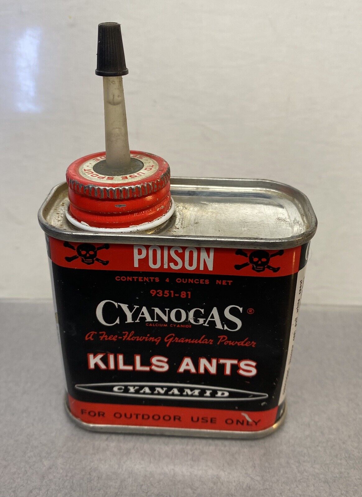 Vintage Empty Cyanogas Ant Killer Poison Skull Crossbones Advertising Can