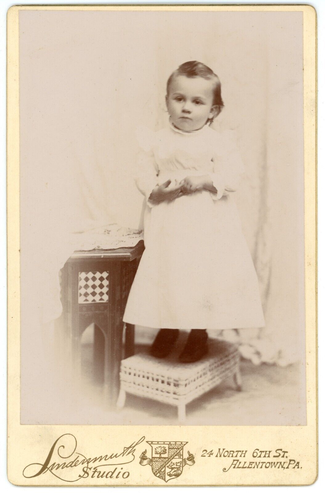 CIRCA 1890\'S LINDENMUTH CABINET CARD ADORABLE CHILD IN WHITE DRESS ALLENTOWN, PA