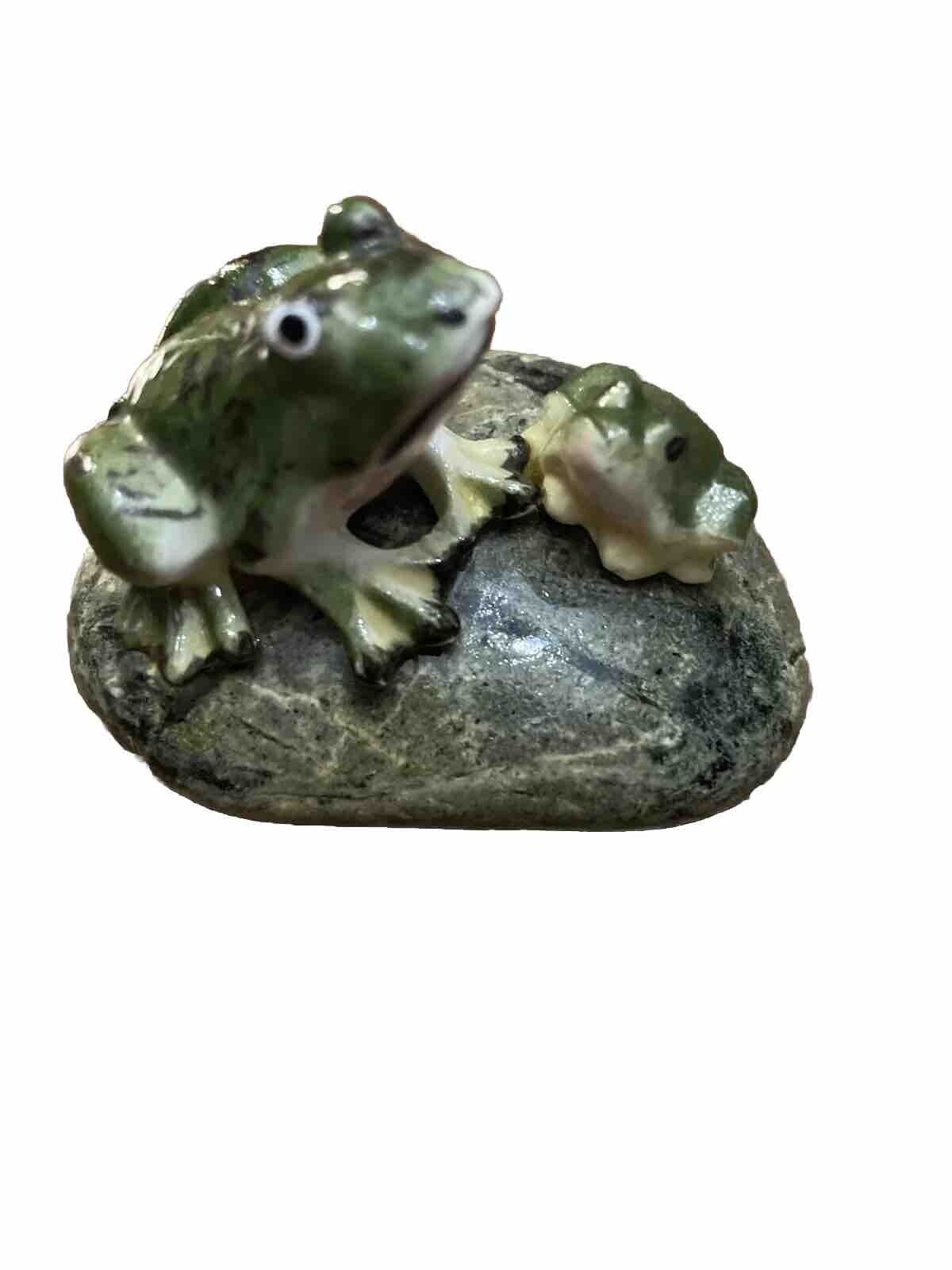 Vintage Shiken Bone China Mother and Baby Frogs