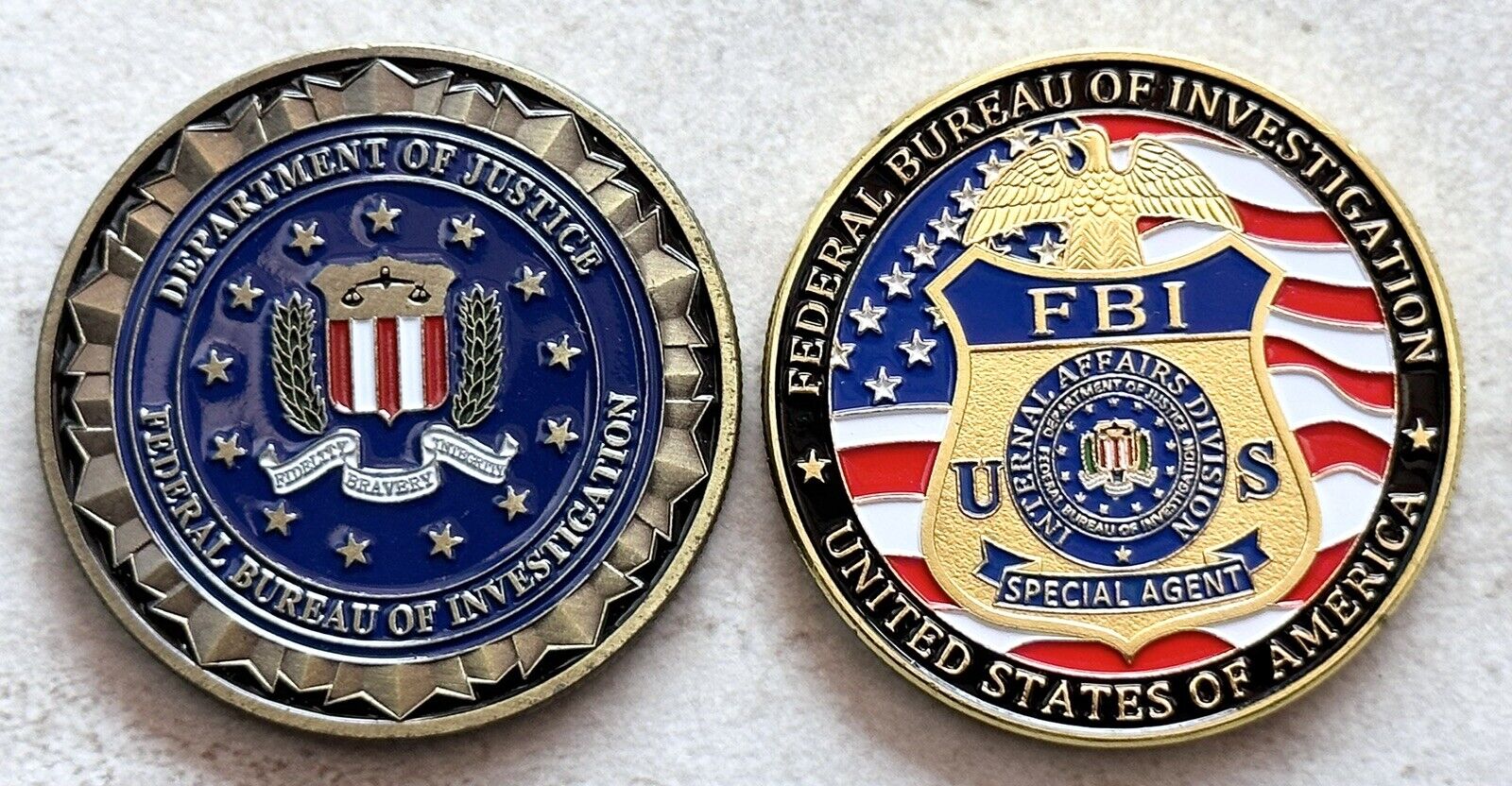 2 pcs Federal Bureau of Investigation ( FBI ) Challenge Coin