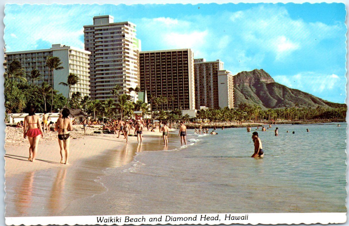 Postcard - Waikiki Beach and Diamond Head - Honolulu, Hawaii