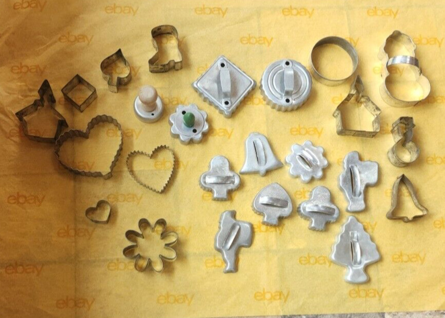 Vintage Metal Cookie Cutters Tarts Biscuits  Lot Of 27 Christmas Animals hearts