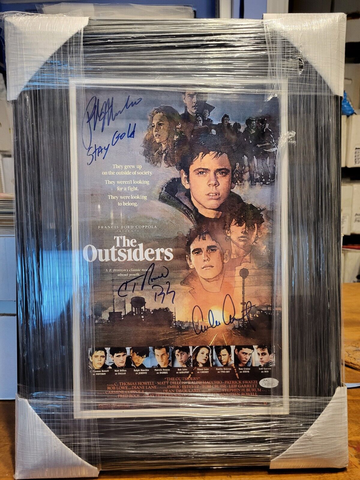 Outsiders 11×17 Picture signed by Emilio Esteves Ralph Macchio C. Thomas Howell