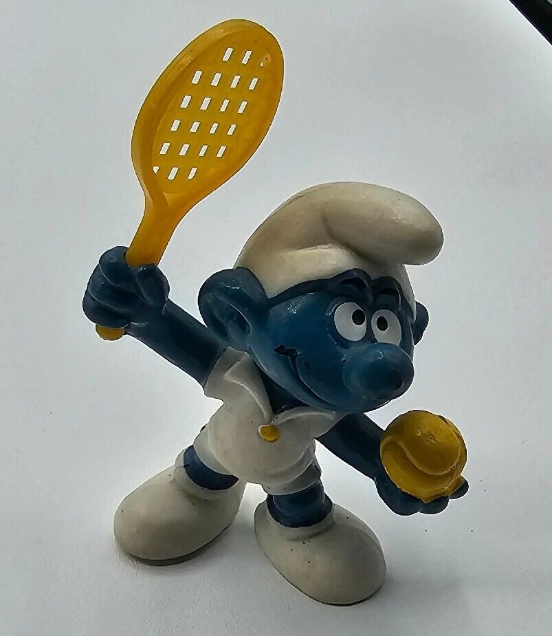 Smurfs 20093 Tennis Serve Smurf Yellow Racket Vintage PVC Figure Peyo Figurine