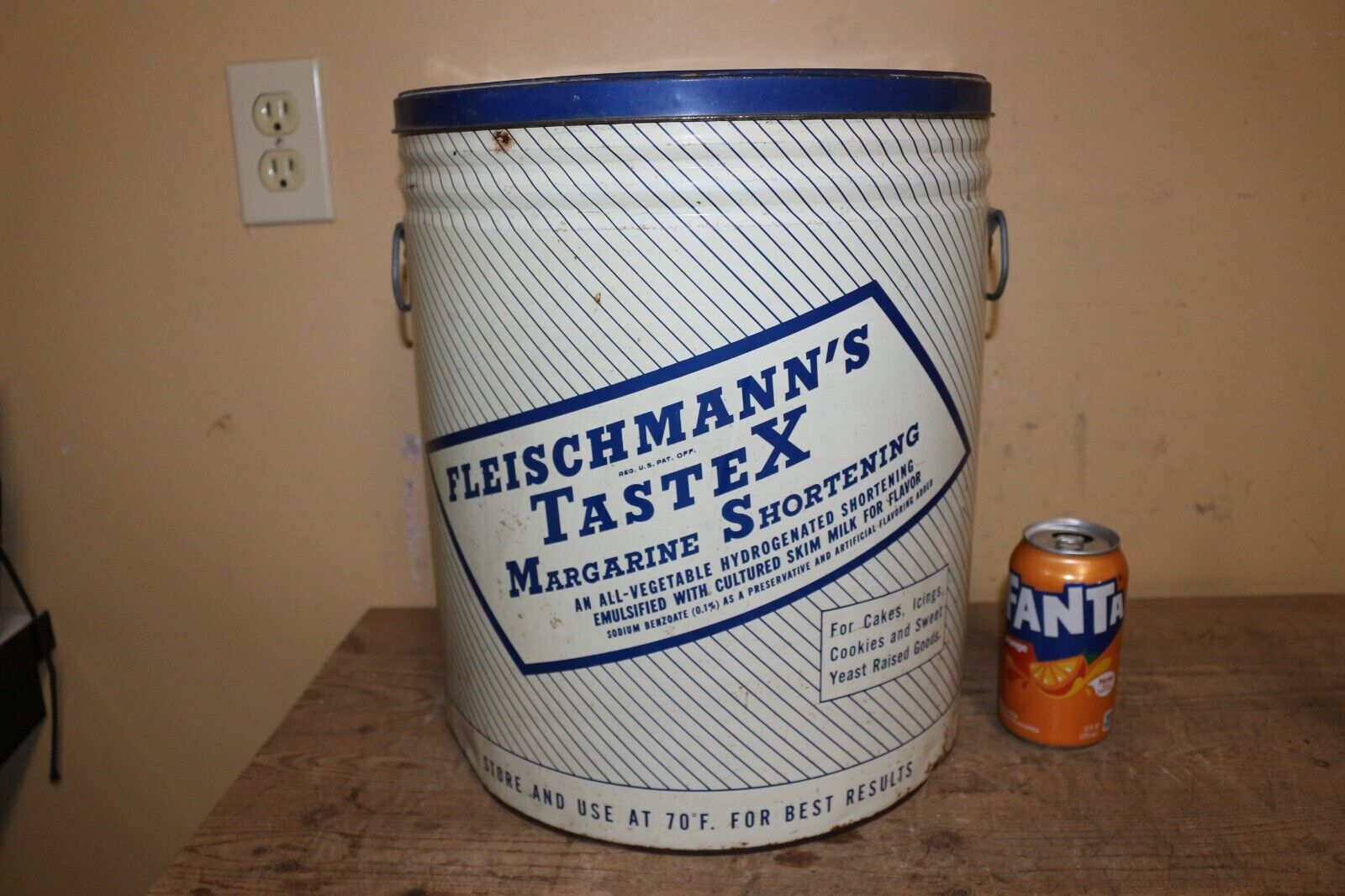 Large Vintage Fleischmann\'s TasteX Margerine Shortening 50 Lbs. Tin Can Sign