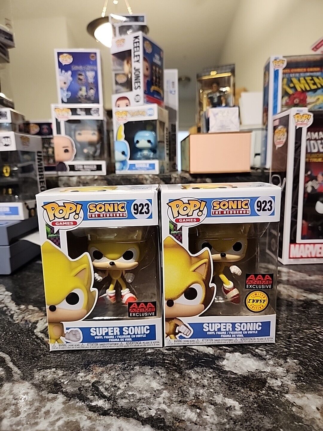 Funko Pop 923 Super Sonic AAA Anime Set Of 2 Mint CHASE - Common Has Box Damage