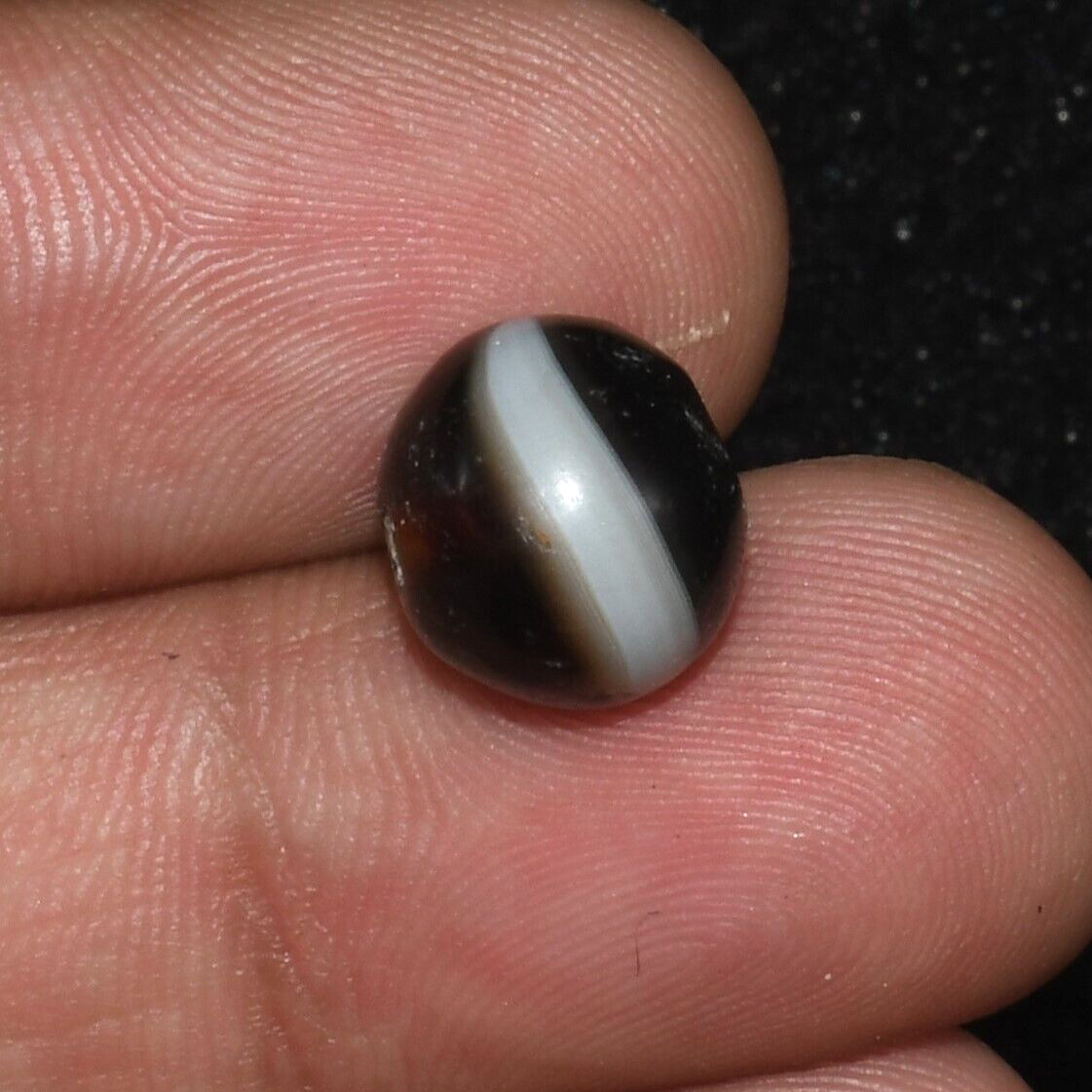 Ancient Central Asian Banded Agate Babagoria Suleimani Bead with single Stripe
