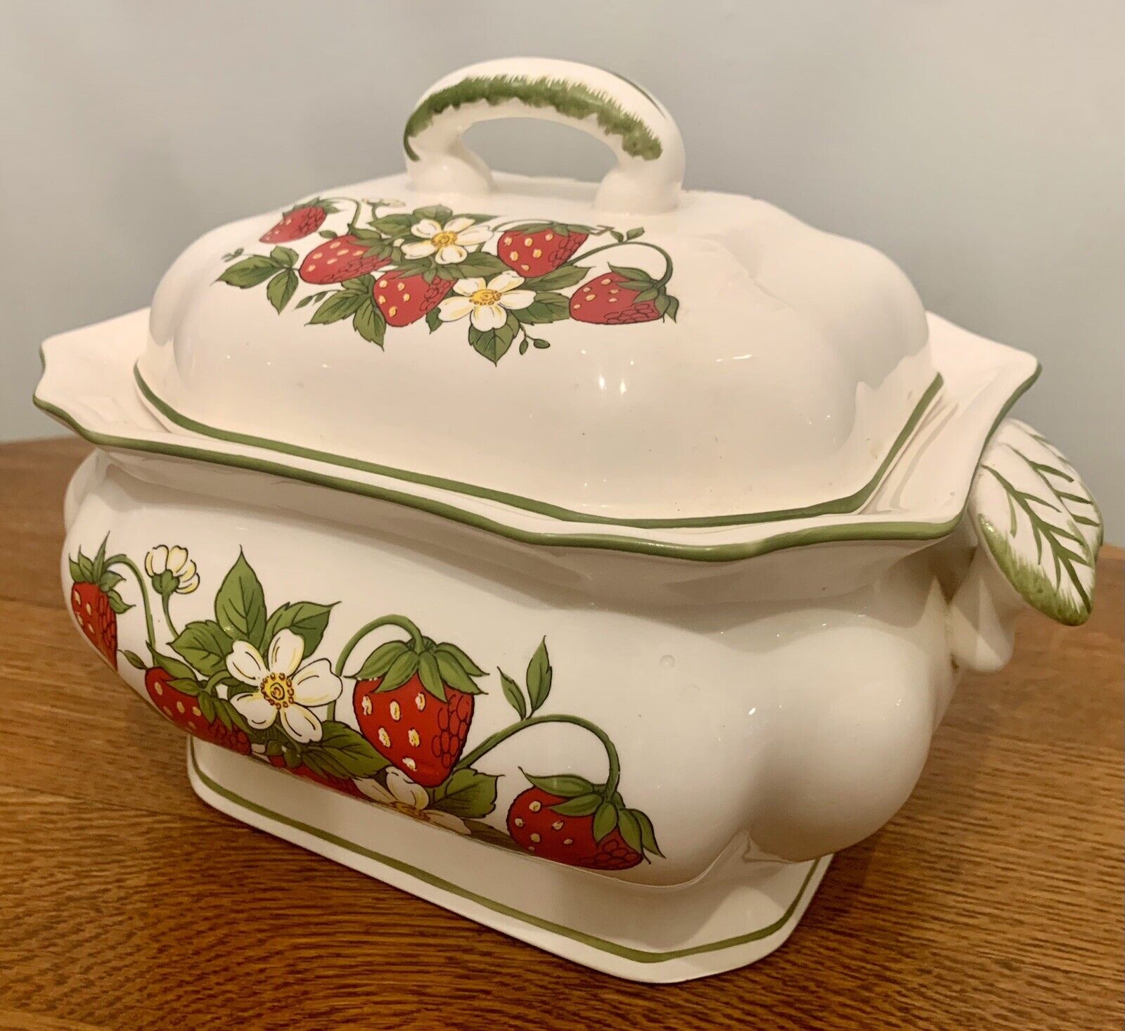 RARE Vintage Retro Norleans Japan Strawberries And Blooms Porcelean Soup Bowl