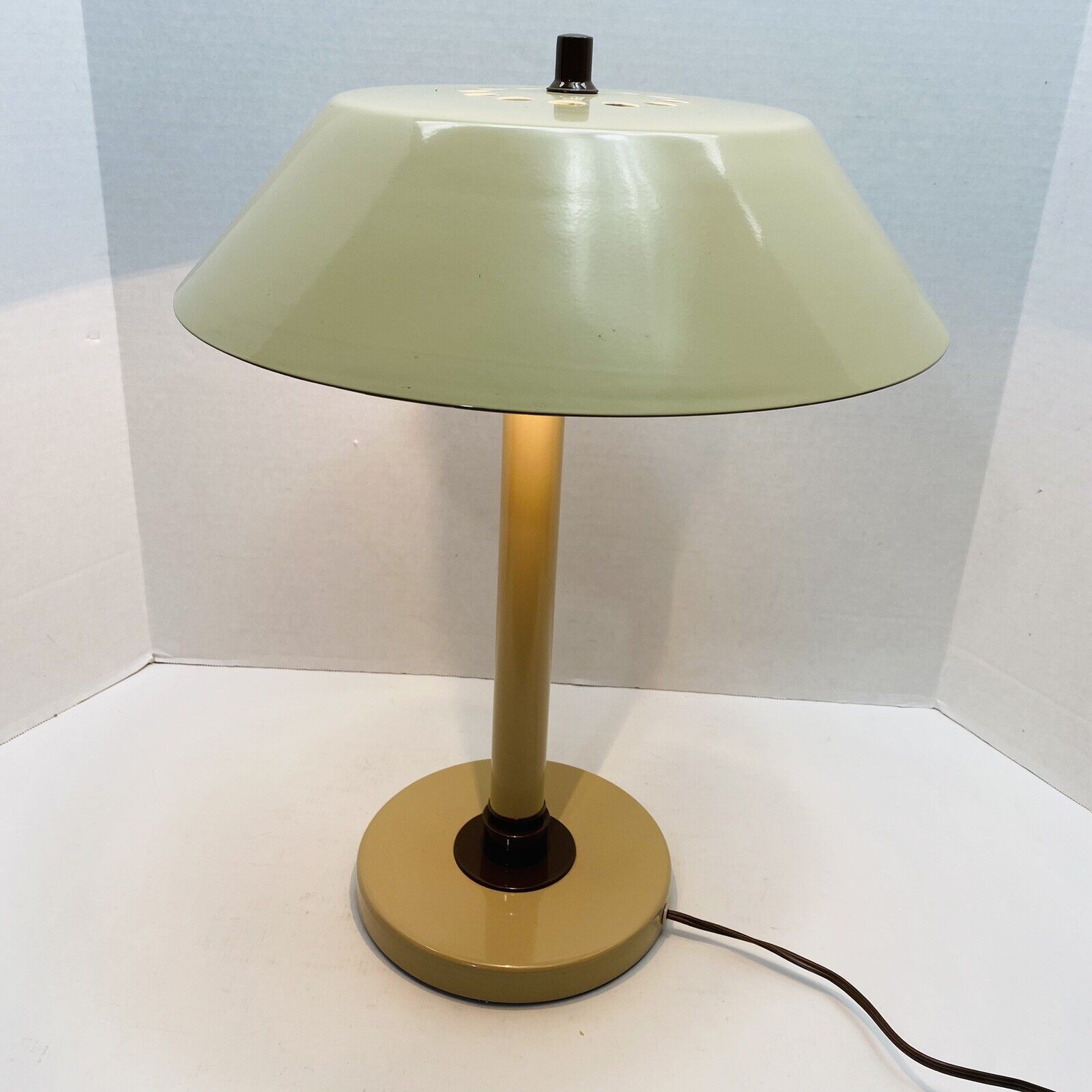 Vintage Gilbert MCM Metal Beige & Brown Desk Table Lamp Swivel Base & Shade