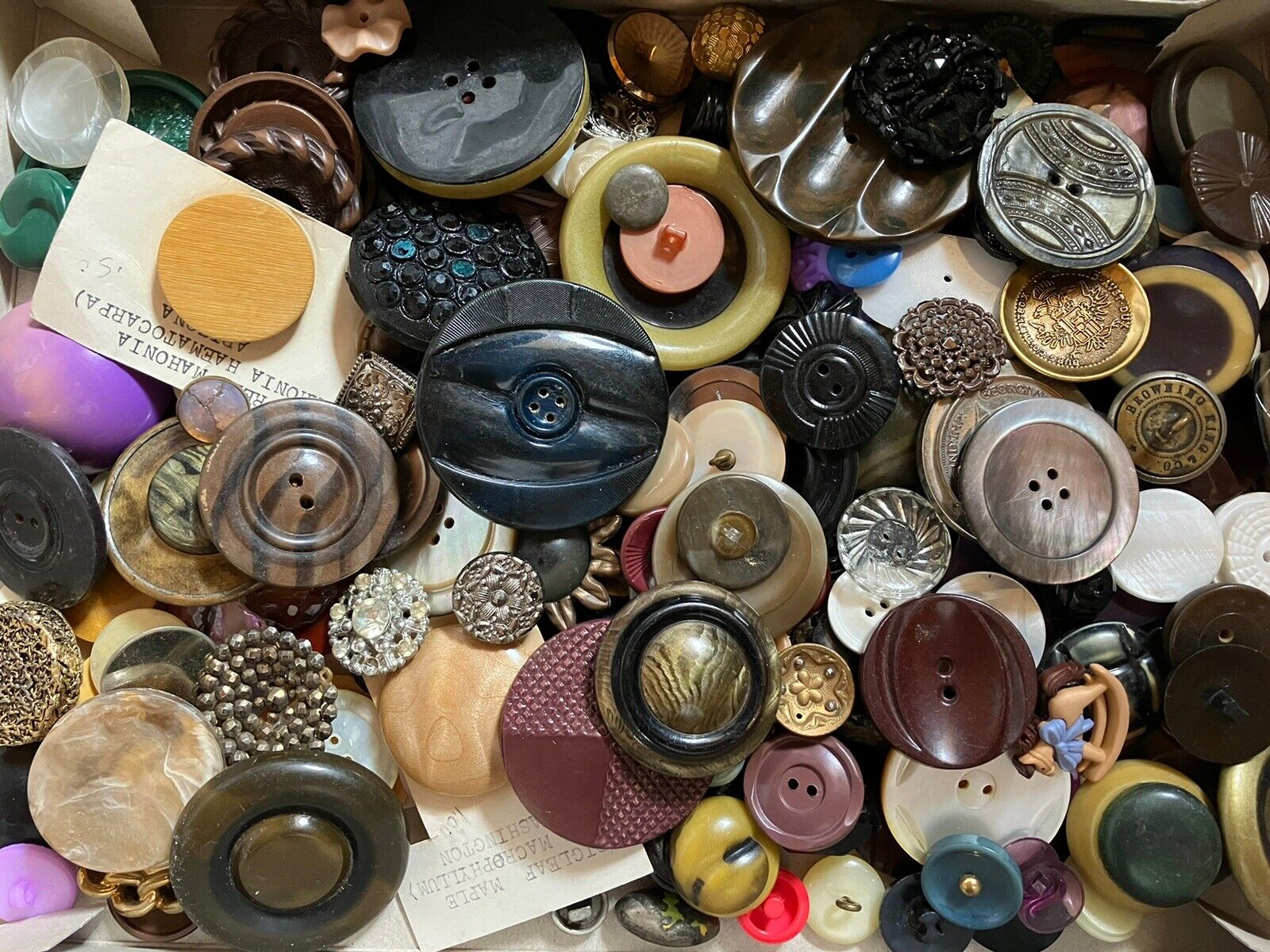 Antique Vintage Huge Lot Of 100+ Buttons All Types Materials Etc Lot 1