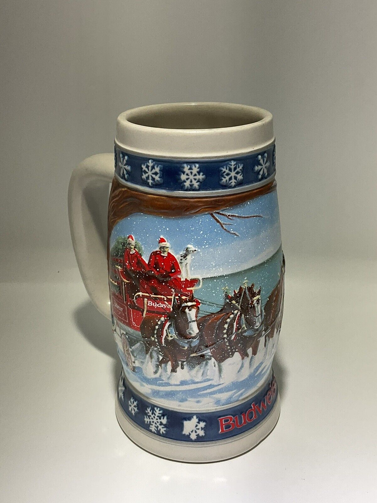 1995 Budweiser Holiday Beer Stein Lighting the Way Home Clydesdales