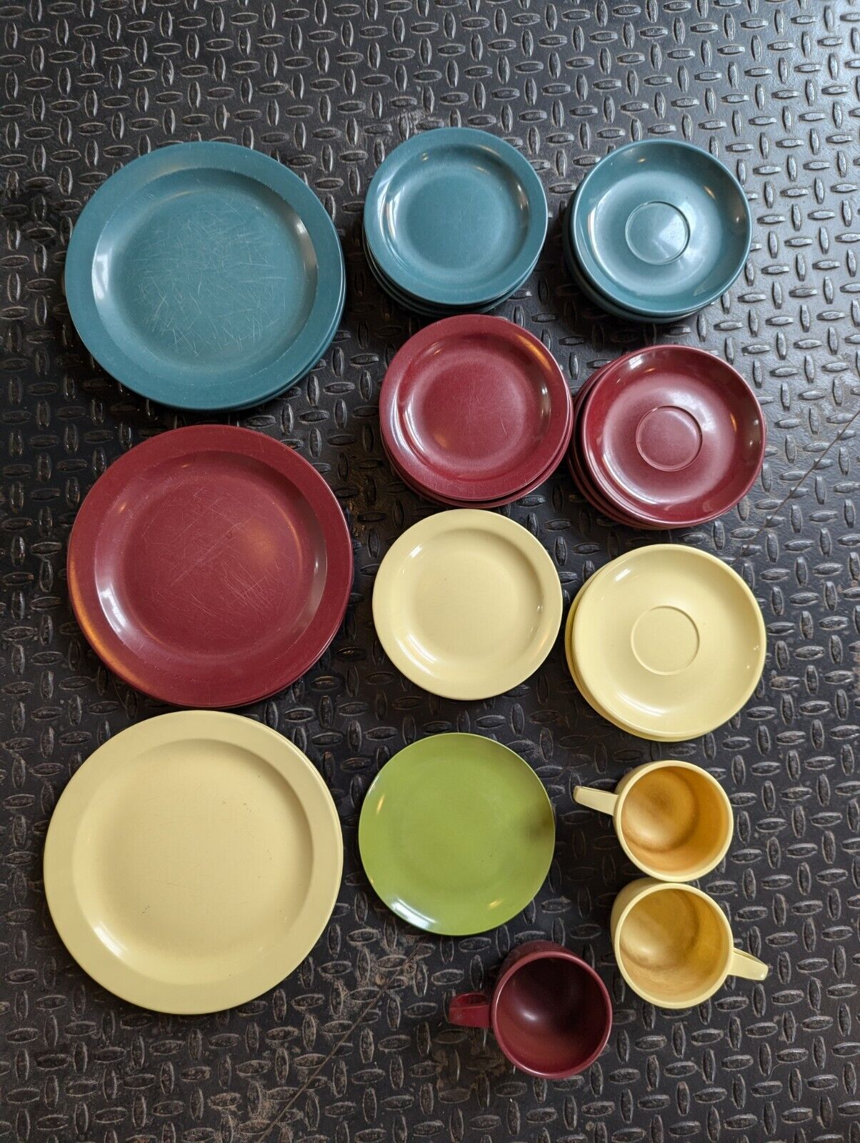 Vintage MCM Boonton Ware 30 Melamine Maroon Green Yellow Dinnerware Plate Mugs 