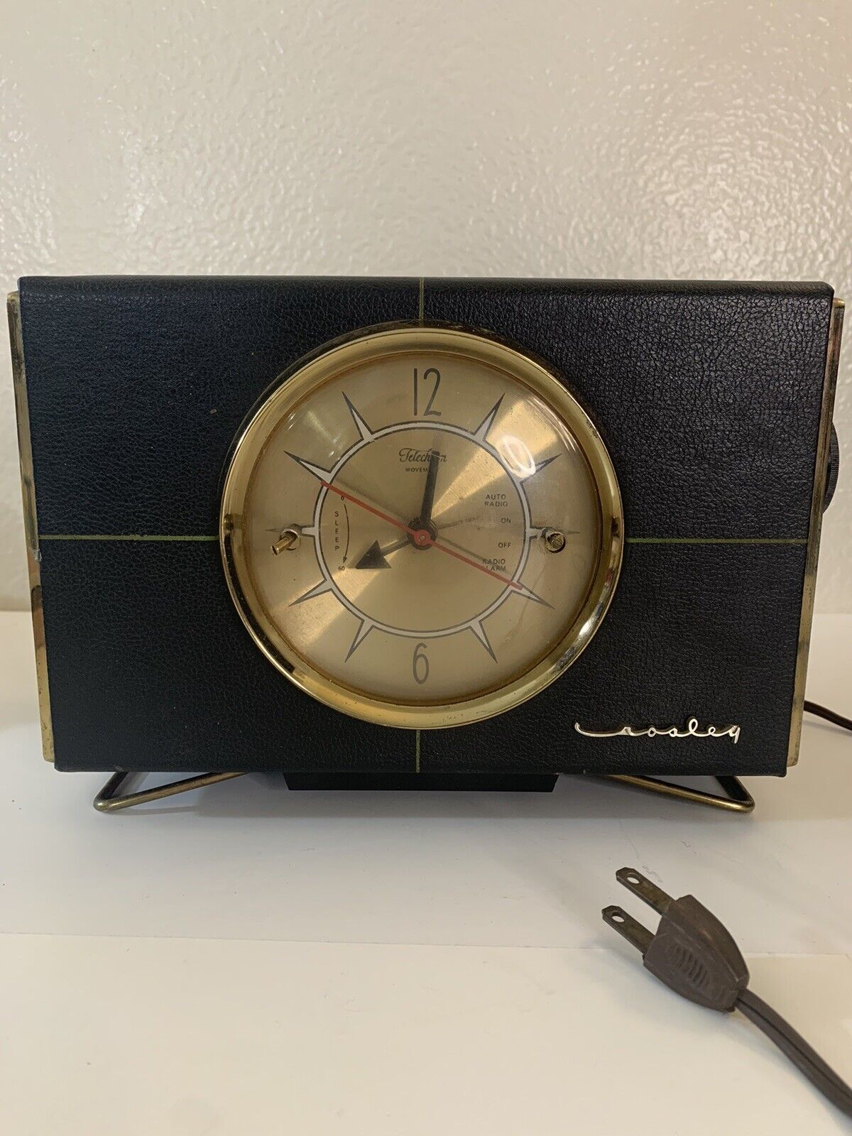 working Crosley vintage vacuum tube clock radio  Model JC 6BK
