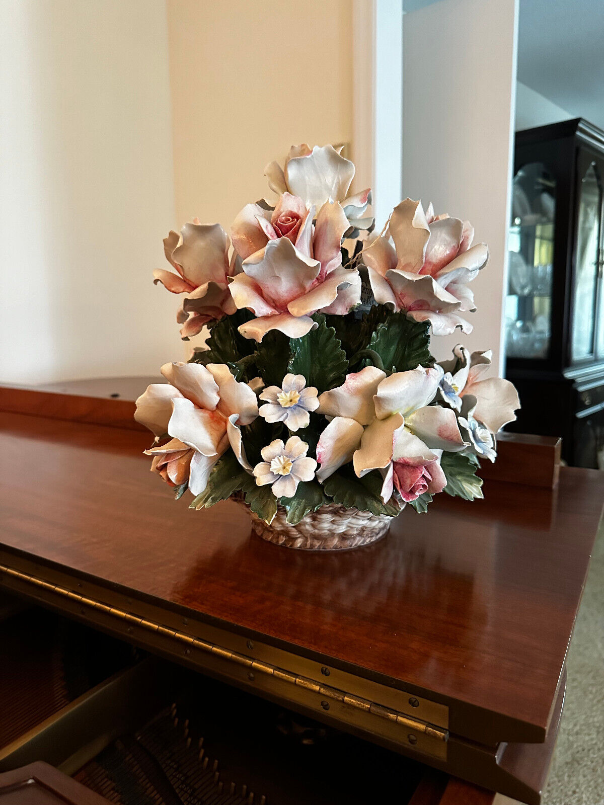 VTG CAPODIMONTE ROSES Porcelain Lg FLOWER Sculpture Centerpiece RARE MCM