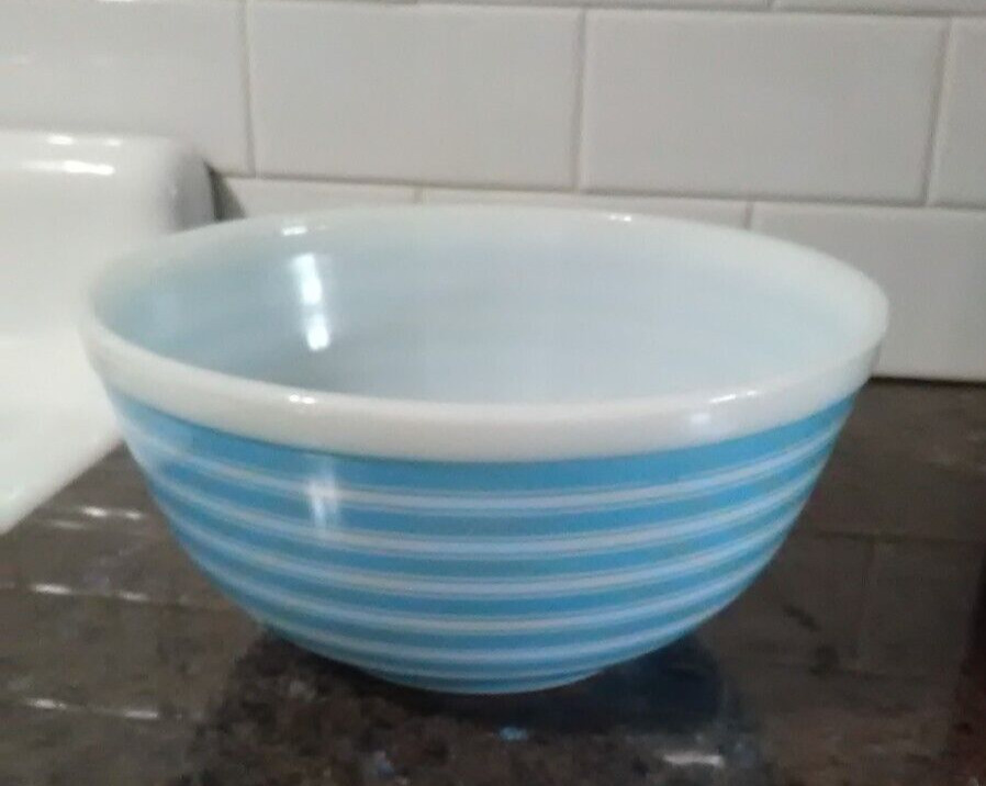 1960s Pyrex Glass Rainbow Stripes Blue & White Mixing Bowl 402 1.5 Qt