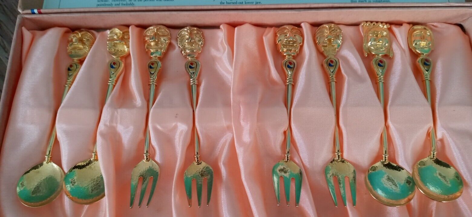 Vintage Korean Traditional Mask Souvenir 24k Gold Plated Spoon and fork set 6.