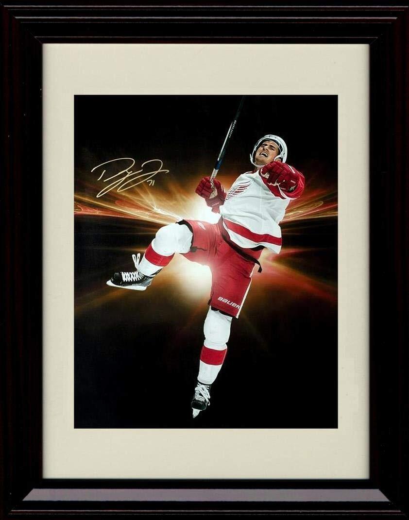 8x10 Framed Dylan Larkin Autograph Replica Print - Red Wings