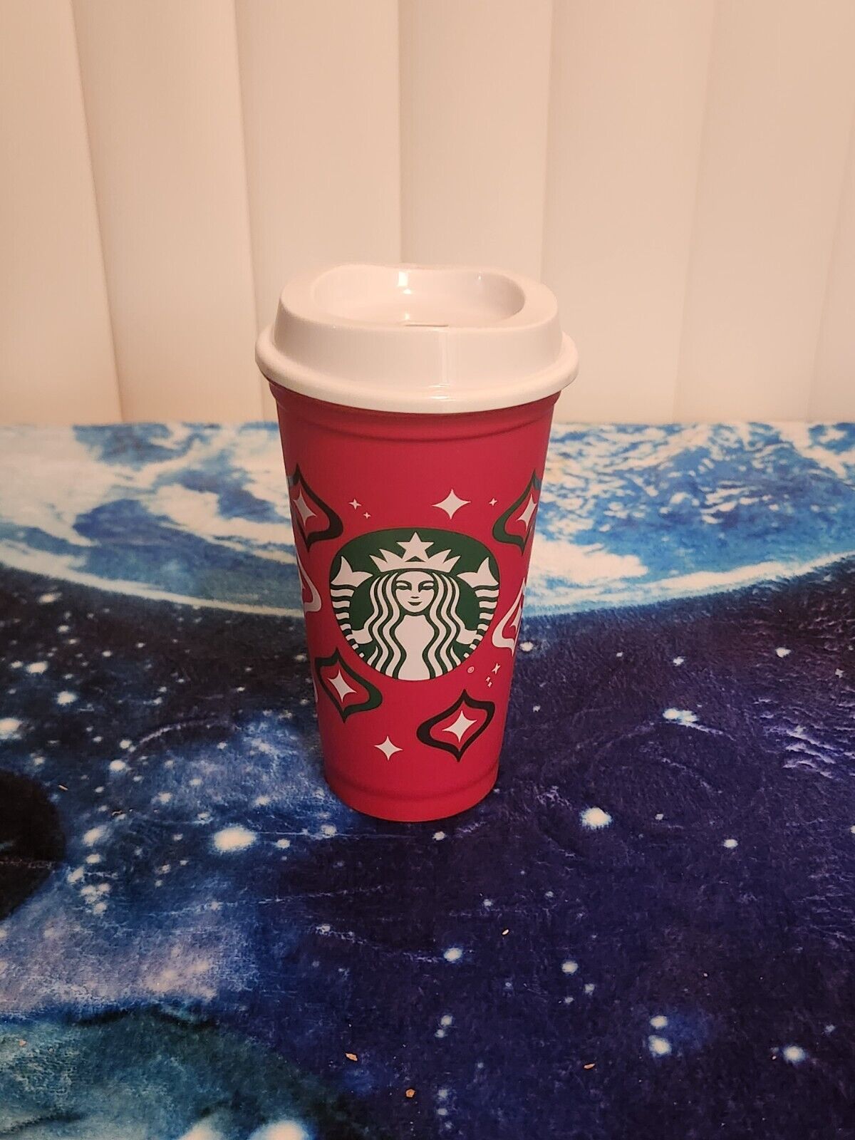 Starbucks Red Cup Day Holiday Cup (White Lid, Grande, 16 Oz, New 2023 Design)