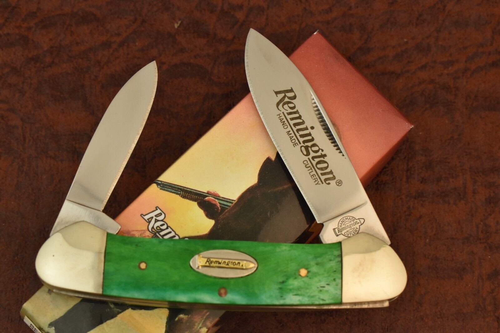 REMINGTON HANDMADE CUTLERY SMOOTH GREEN BONE CANOE KNIFE NICE (15853)