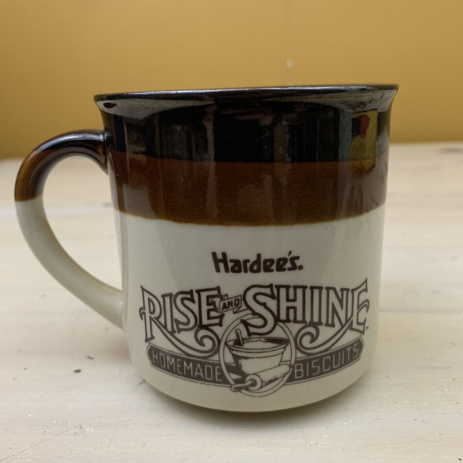 HARDEES - RISE AND SHINE Vtg 1989 Brown Tan Coffee Cup Mug - MUST SEE