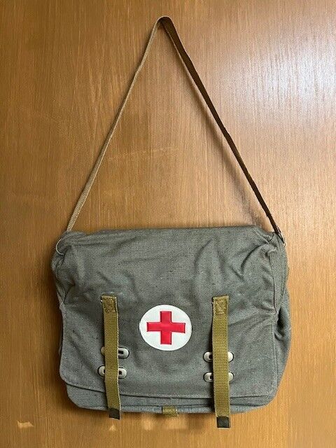 VINTAGE RUSSIAN MILITARY FIRST AID SATCHEL