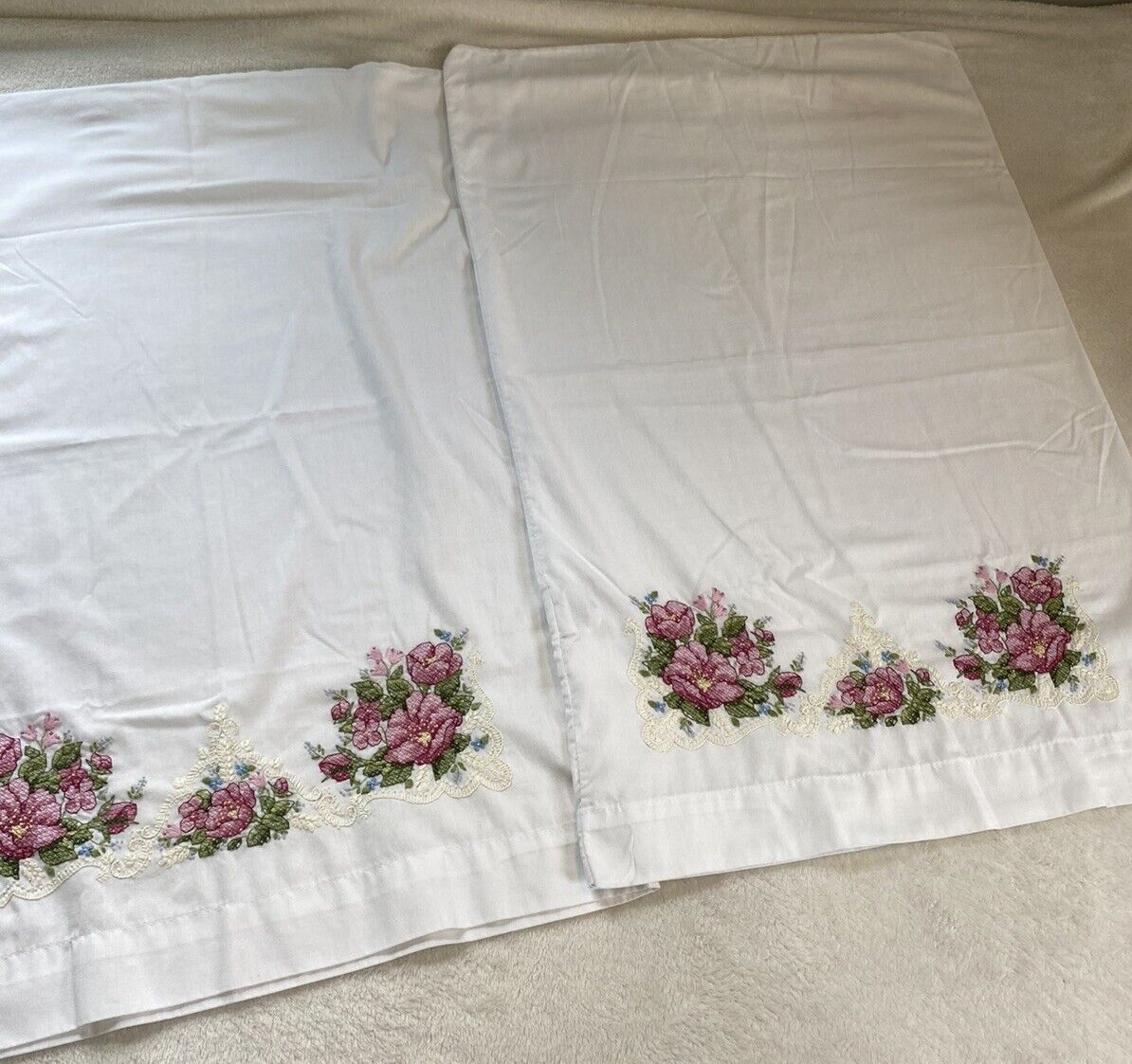 2 Vintage Thomaston Cross Stitched Pillowcases Shabby Cottage Floral 30\