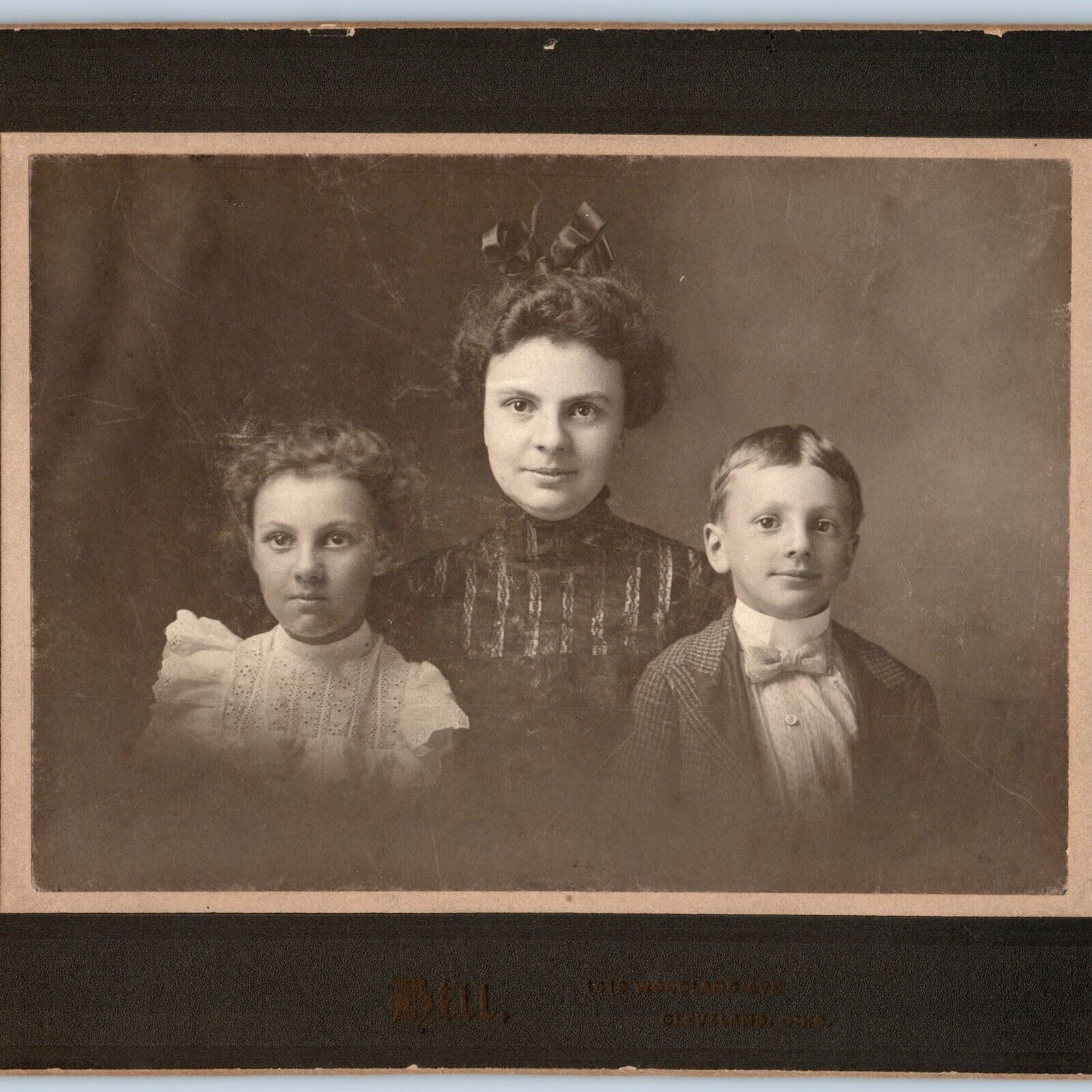 c1900s Cleveland, OH Adorable Mother & Children Cabinet Card Cute Photo Bill 1G