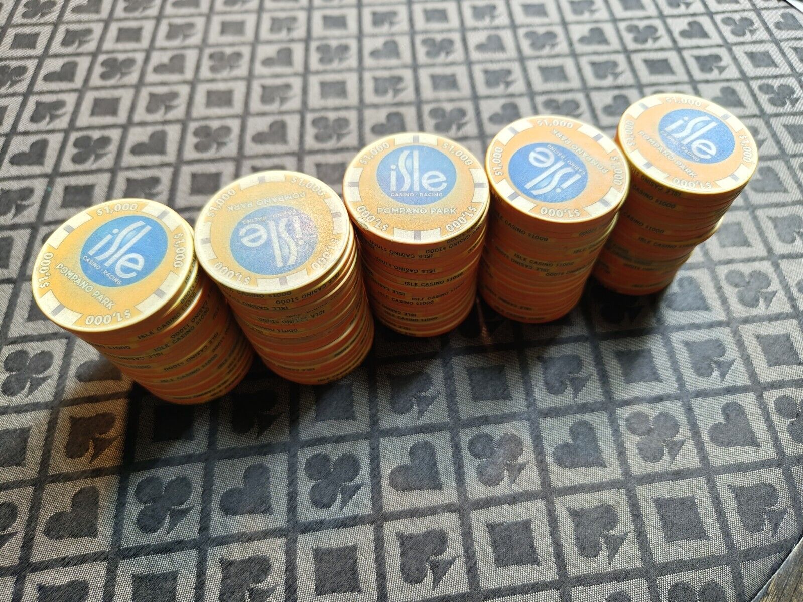 Isle casino Chipco 44mm 1k Chips - One Rack Of 100