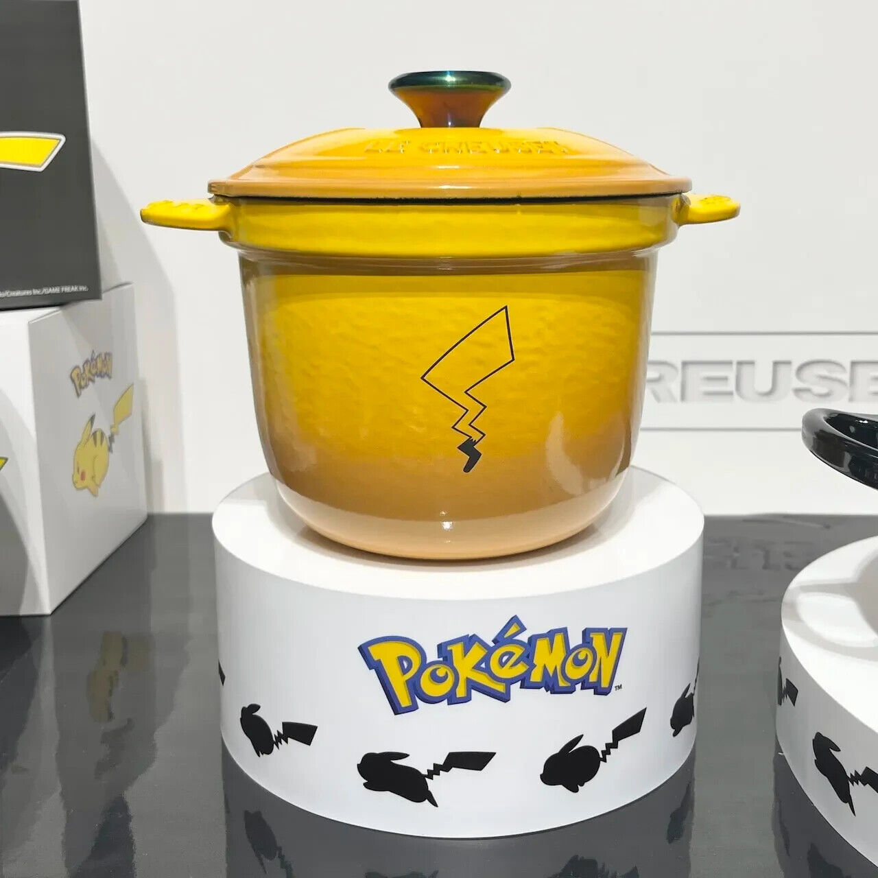 Pre-order Pokemon Le Creuset Cocotte Every 18 Nectar  Japan Limited Fedex Only