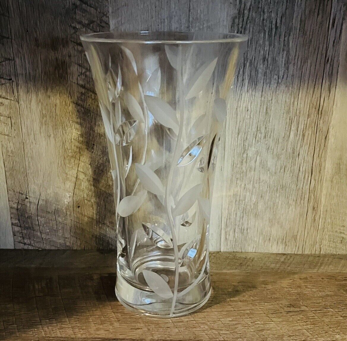 Vintage 90\'s Royal Crystal Rock Cut Clear Laurus Leaf Vine Flower Vase 24% Italy