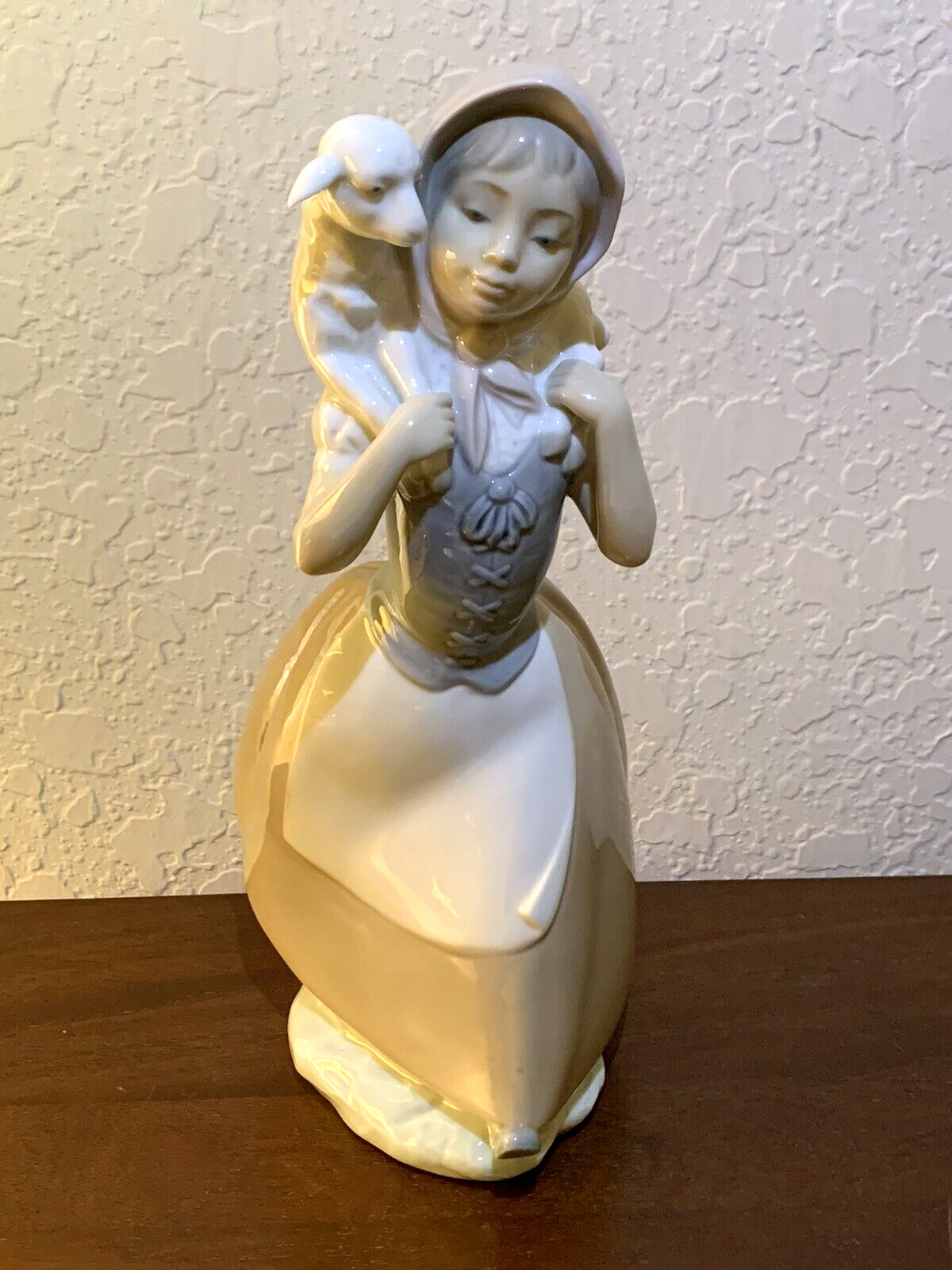 Retired Nao by Lladro Spain Porcelain Figurine # 238 Shepherdess Girl With Lamb