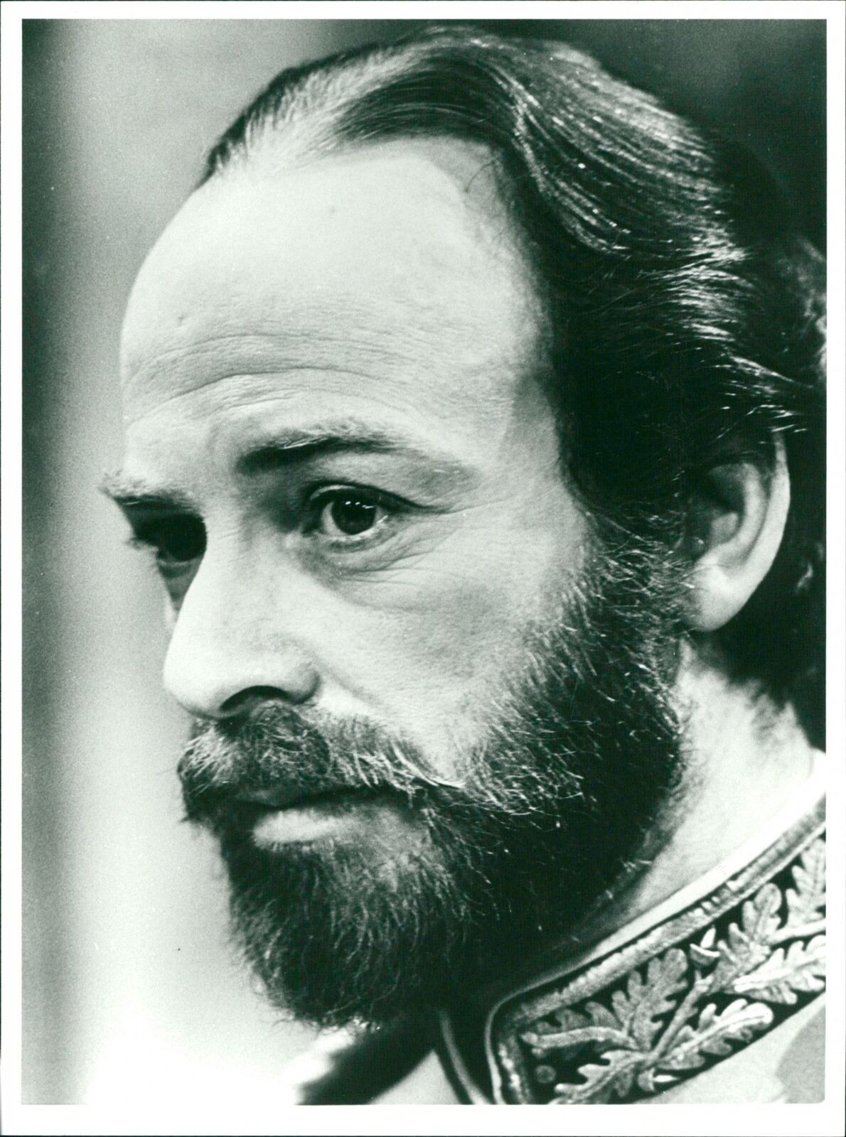Denis Lill in the TV series Lillie - Vintage Photograph 2905475