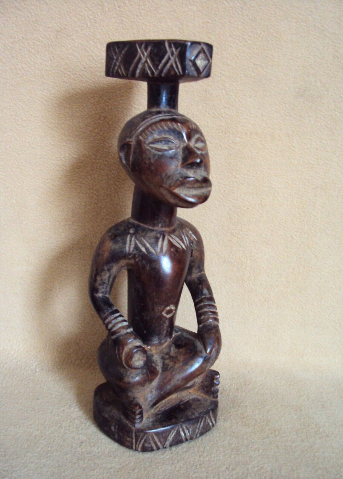 VINTAGE KONGO YOMBE KING NDOP African Carving Statue