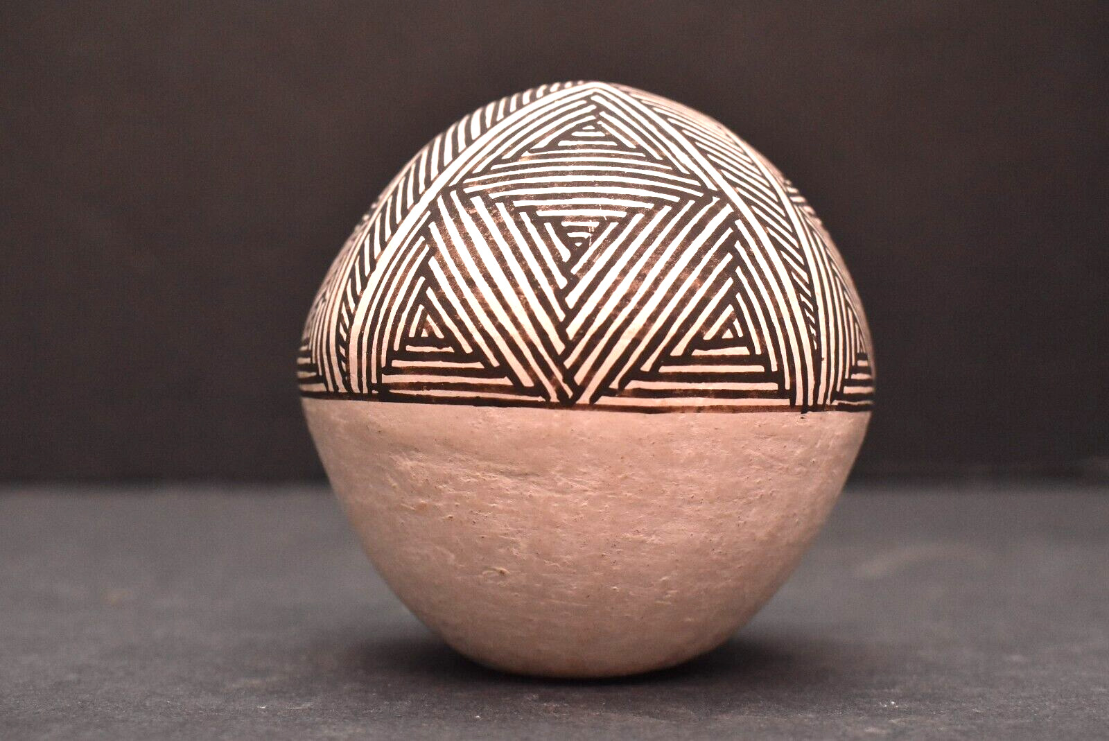 ATQ GEOMETRIC Native American Acoma Pueblo Pottery Seed Pot FINE line VTG 3.5