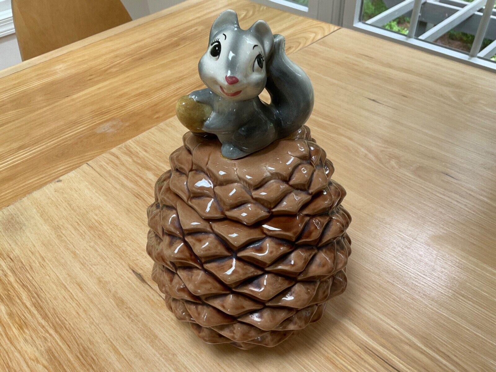 Vintage Squirrel with Acorn Sitting on Pinecone Cookie Jar Metlox USA