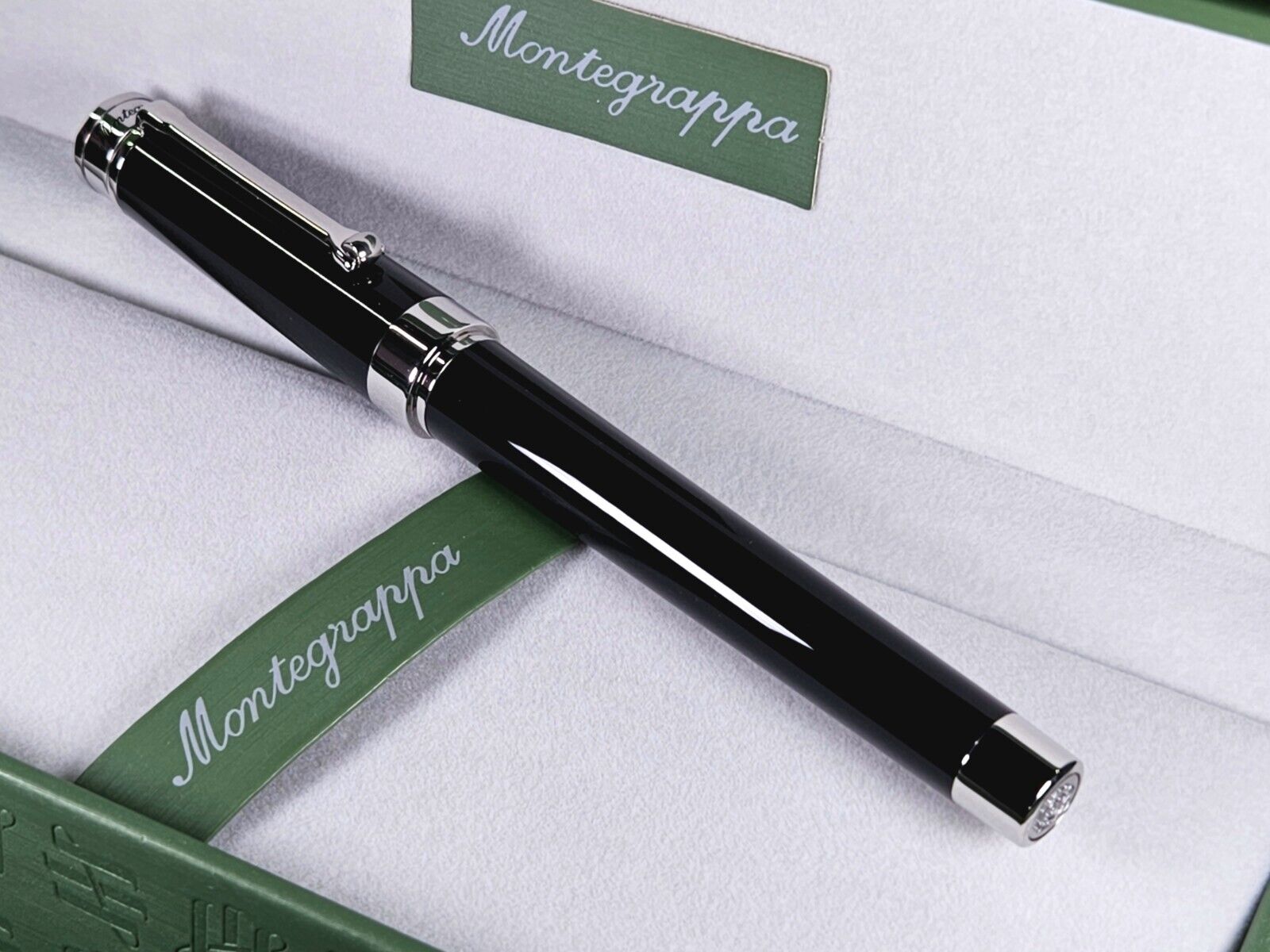 Montegrappa Parola Pitch Black Fountain Pen, Med Nib, NEW, 20% Off Retail