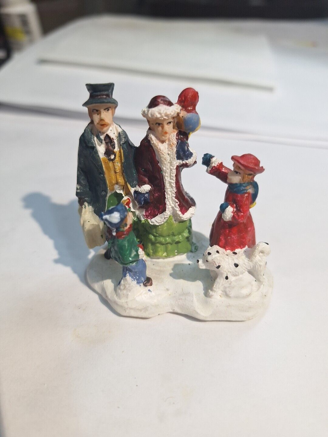 O’Well And Other Brands Christmas village figures Victorian Family W Dog Hmm9