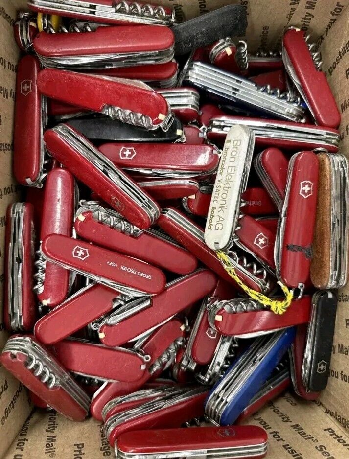 Swiss Army Knife Lot of 7 Knives Victorinox Assorted Sizes Models 5 RED 2 COLOR